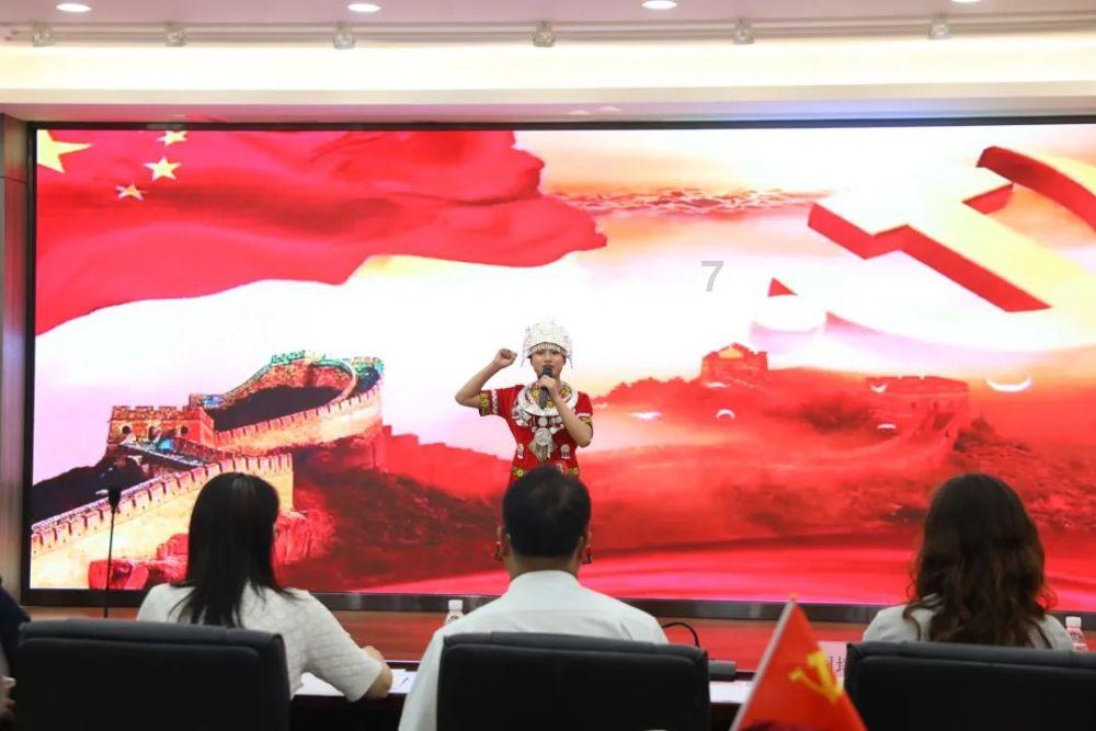 逃离整洁的杂物间